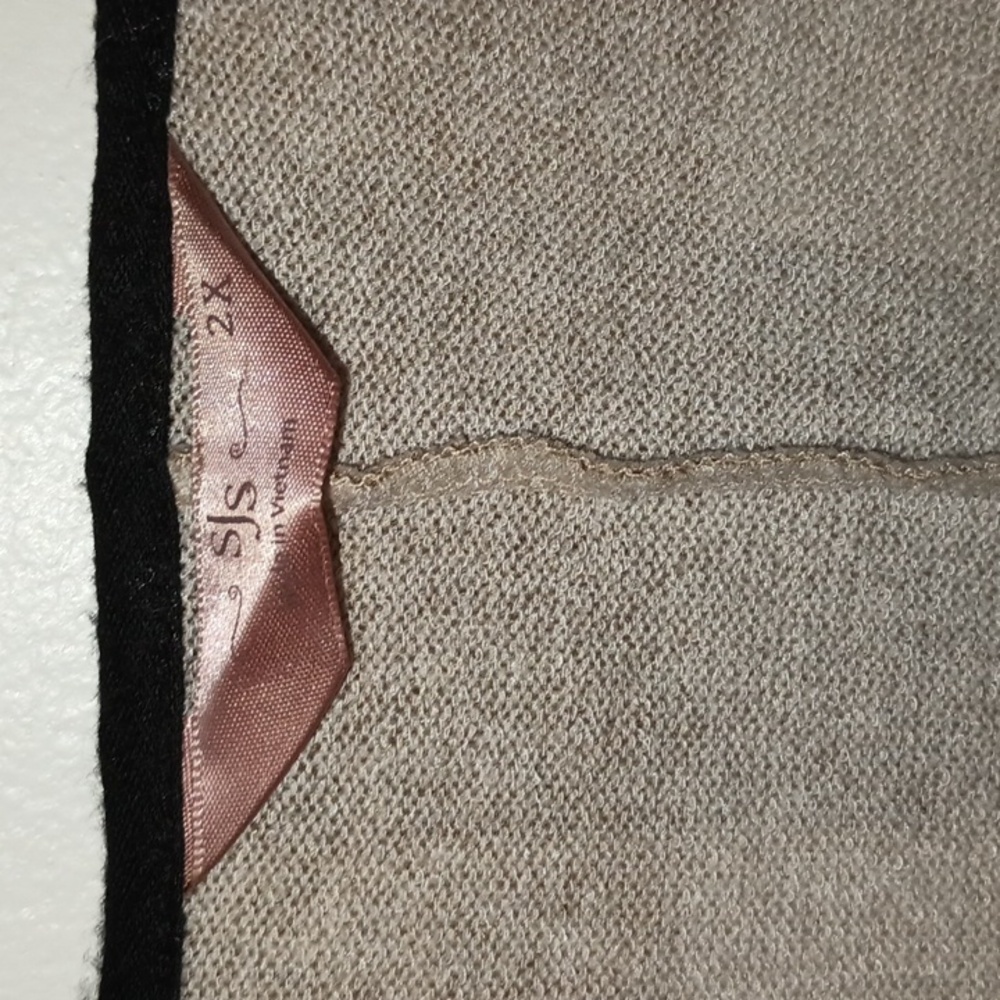 SJS Sweater - Picture 3 of 4